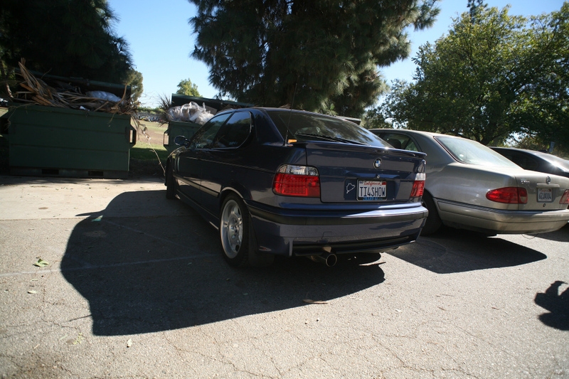 Illustration for article titled SoCal Vintage BMWs: Where the turn-signal-using BMW owners come to play